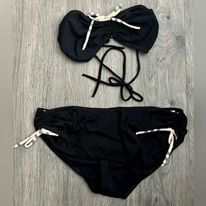 Burberry Bikini Large (Burberry Runs Small, Fits Like a Medium)☀️👙☀️